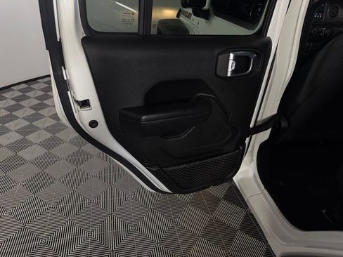 Used 2022 Jeep Wrangler Unlimited Sport image 27