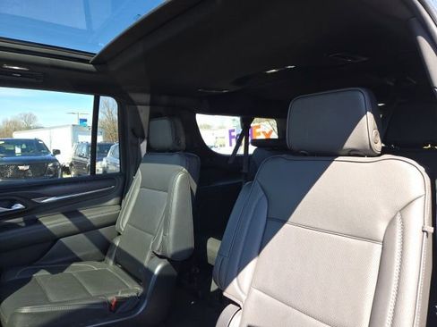 Used 2022 GMC Yukon XL Denali w/ Denali Ultimate Package image 14