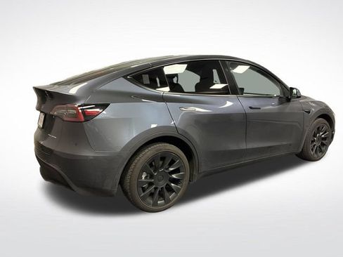 Used 2023 Tesla Model Y Long Range AWD/4WD image 5