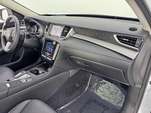 Used 2023 INFINITI QX50 Sensory w/ Accent Package image 15