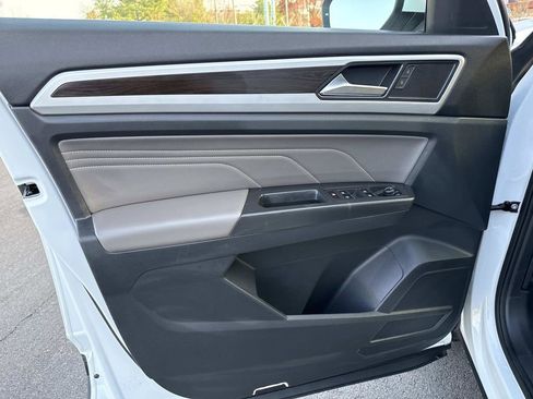 Used 2022 Volkswagen Atlas SE AWD/4WD image 9