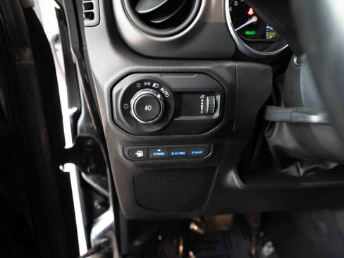 Used 2023 Jeep Wrangler Unlimited w/ Sun & Screen Package AWD/4WD image 11