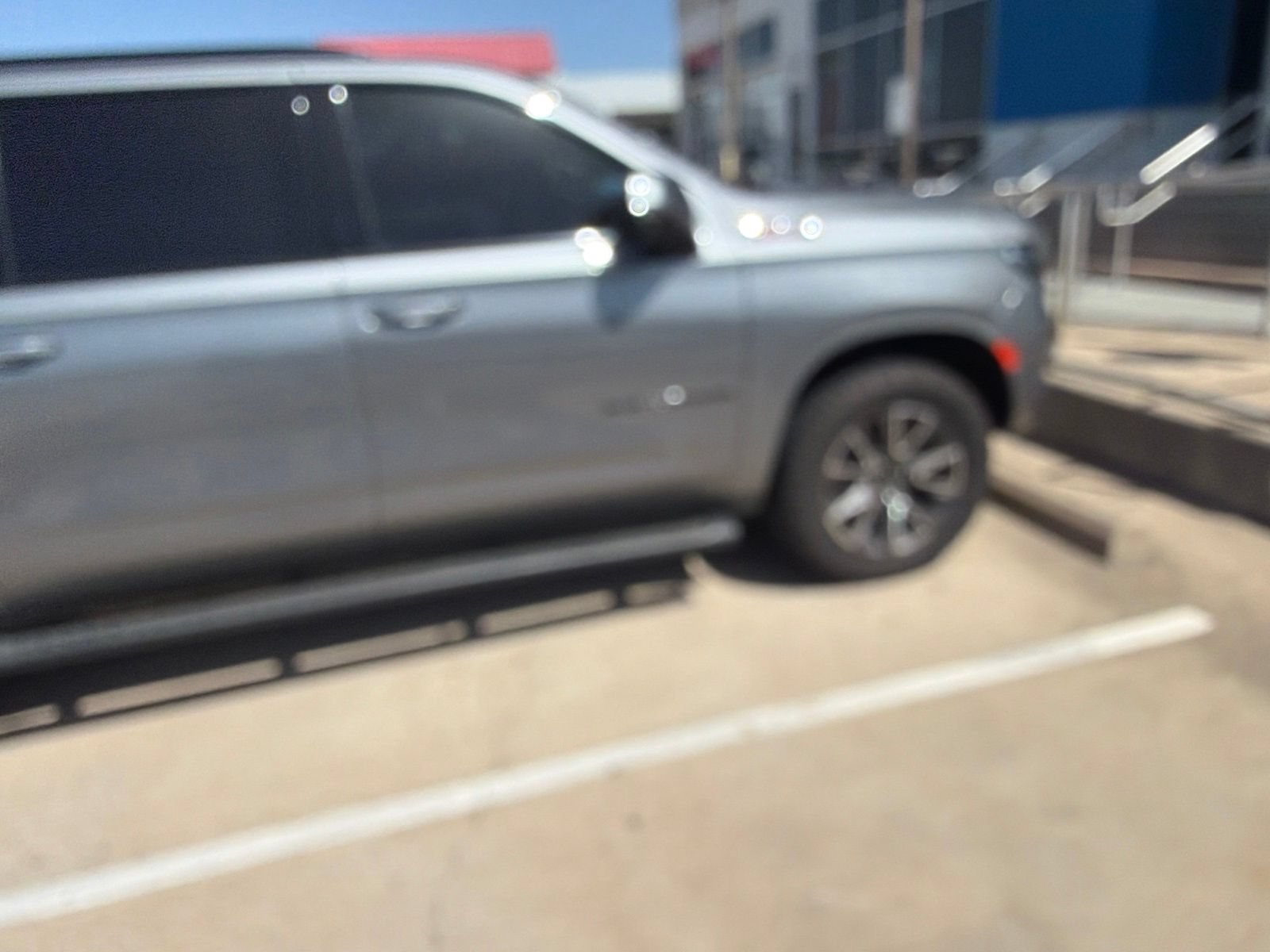 Used 2021 Chevrolet Suburban Z71 w/ Z71 Off-Road Package AWD/4WD image 6