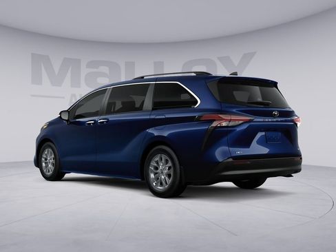 New 2026 Toyota Sienna XLE FWD image 6