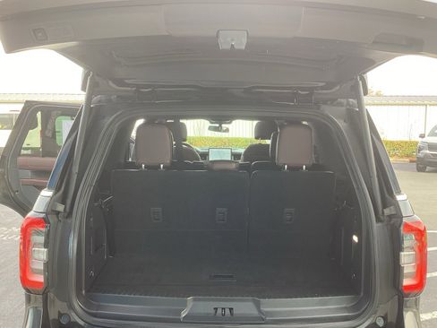 Used 2023 Ford Expedition Limited image 25