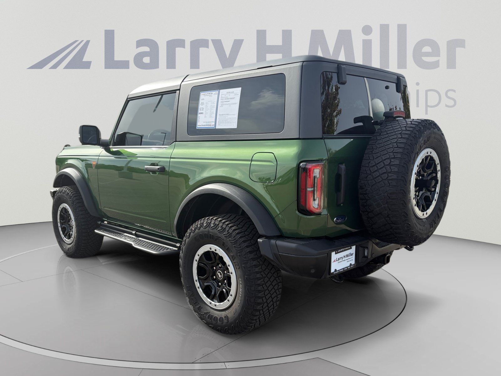 Used 2023 Ford Bronco Badlands w/ Sasquatch Package AWD/4WD image 4