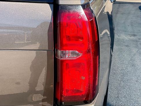 Used 2016 Chevrolet Suburban LTZ image 28