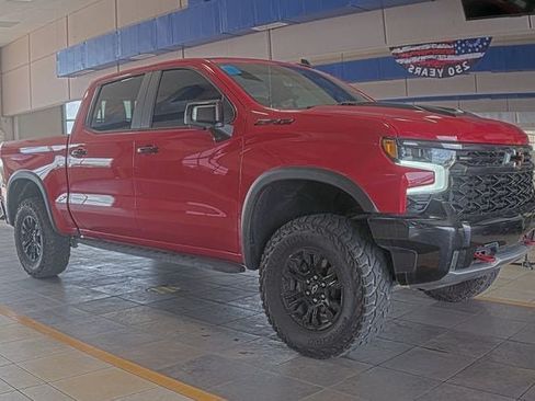 Used 2023 Chevrolet Silverado 1500 ZR2 w/ Technology Package AWD/4WD image 4