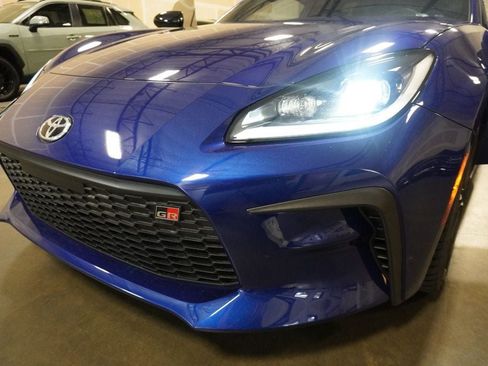 Used 2023 Toyota GR86 Premium RWD image 5