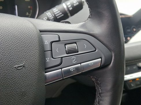 Used 2021 Cadillac XT4 Luxury w/ Cold Weather Package image 15