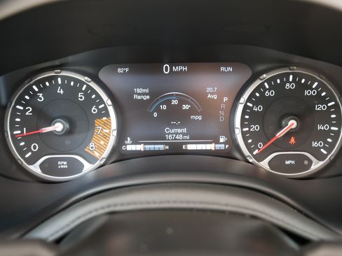 Used 2023 Jeep Renegade Trailhawk w/ Trailhawk Elite Group AWD/4WD image 21