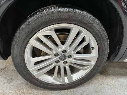 Used 2018 Audi Q5 2.0T Premium Plus w/ Premium Plus Package image 24