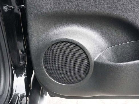 Used 2020 Nissan Rogue SV image 25