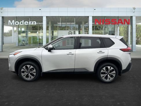 Certified 2023 Nissan Rogue SV image 2