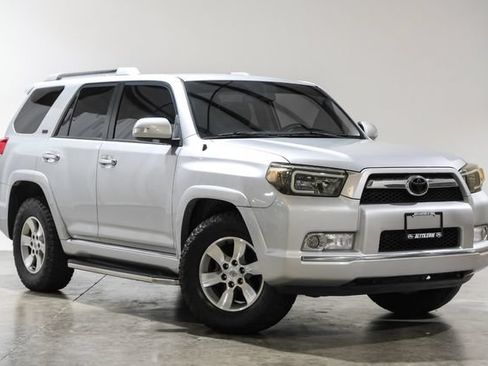 Used 2013 Toyota 4Runner SR5 RWD image 9