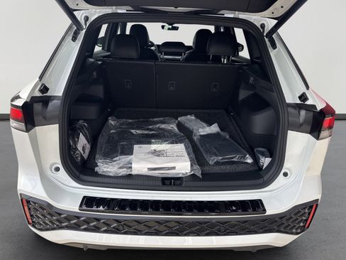 New 2026 Volkswagen Tiguan SE R-Line image 7