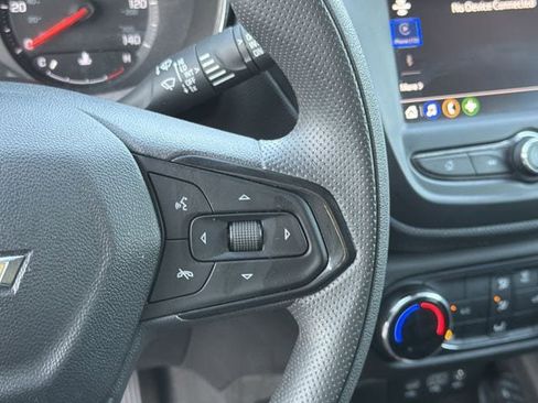 Used 2023 Chevrolet TrailBlazer LT FWD image 24
