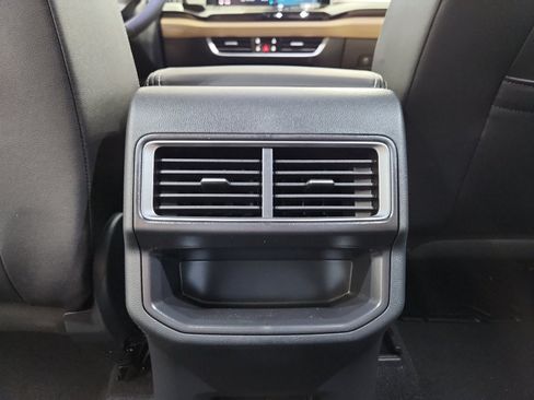 New 2026 Volkswagen Atlas Cross Sport SE FWD image 32