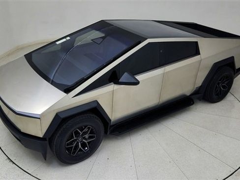 Used 2025 Tesla Cybertruck AWD Crew Cab image 74