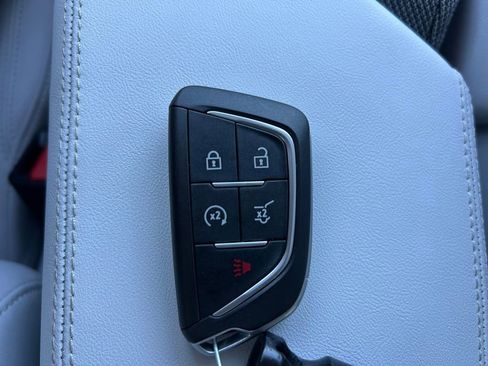Used 2025 Cadillac Optiq Luxury 1 AWD/4WD image 42