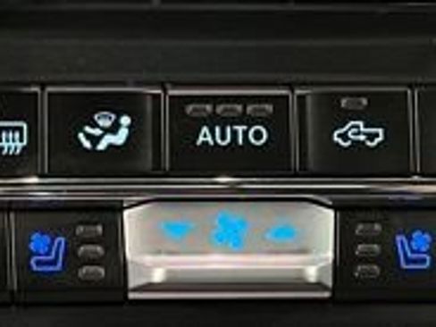 Used 2025 Ford F150 Platinum w/ FX4 Off-Road Package AWD/4WD image 38