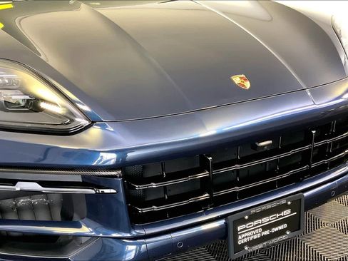 Used 2025 Porsche Cayenne GTS image 34