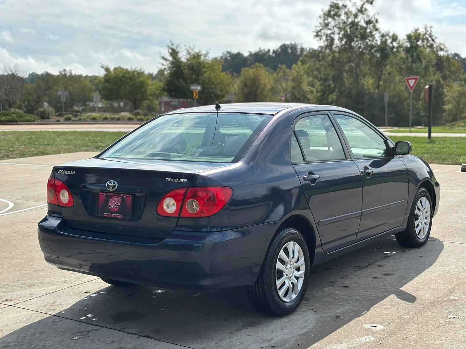 Used 2005 Toyota Corolla LE w/ JBL Value Pkg FWD image 5