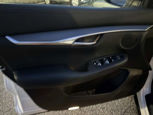 Certified 2025 INFINITI QX50 Pure image 13