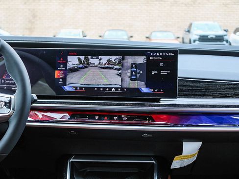 New 2026 BMW i7 xDrive60 AWD/4WD image 13