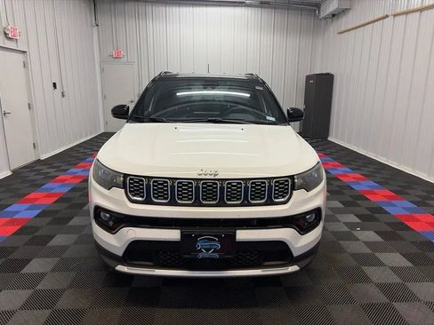 Used 2025 Jeep Compass Limited AWD/4WD image 8
