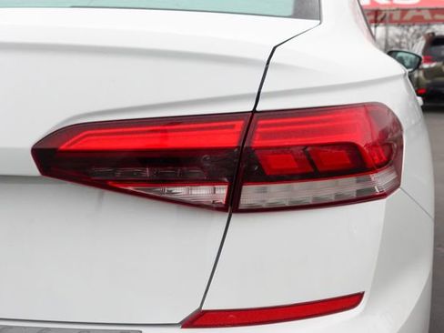 Used 2021 Volkswagen Passat 2.0T SE image 7