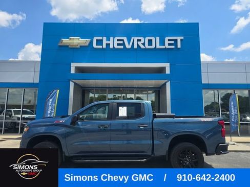 Used 2024 Chevrolet Silverado 1500 Custom Trail Boss AWD/4WD image 2