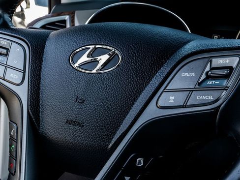 Used 2018 Hyundai Santa Fe Limited image 28