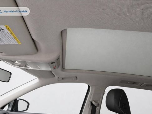 Used 2021 Volkswagen Tiguan SE w/ Panoramic Sunroof Package FWD image 9