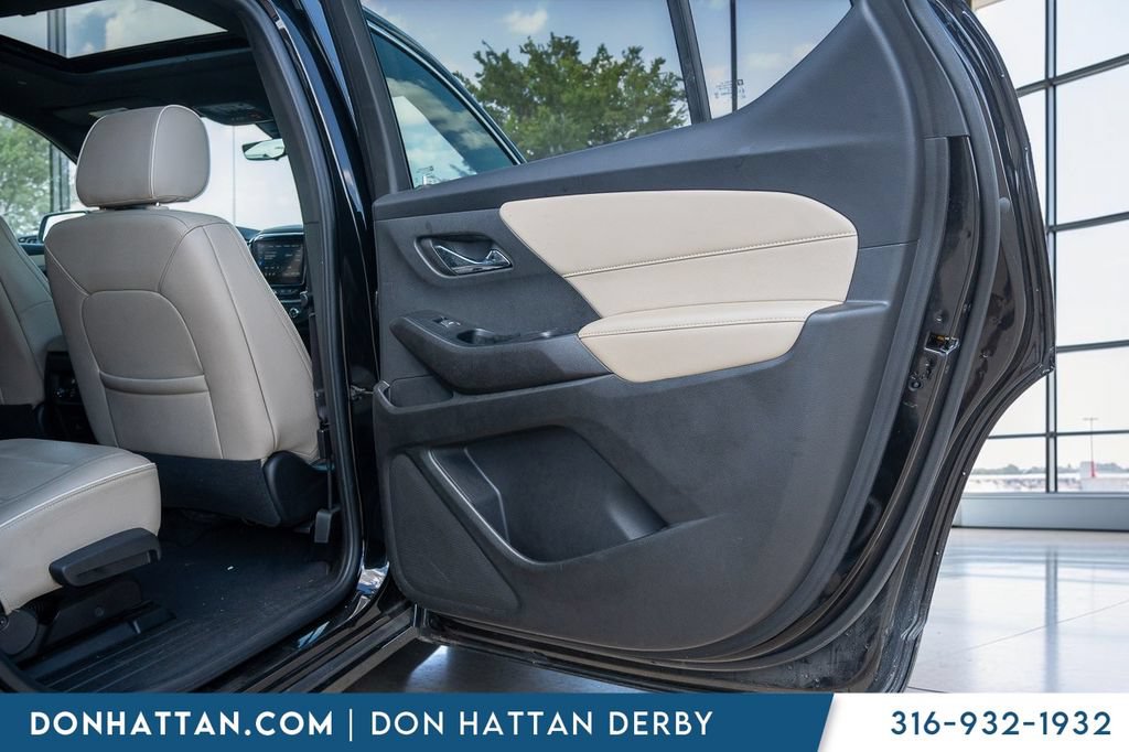 Used 2023 Chevrolet Traverse Premier FWD image 26