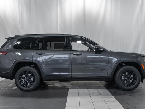 New 2025 Jeep Grand Cherokee L Altitude image 3
