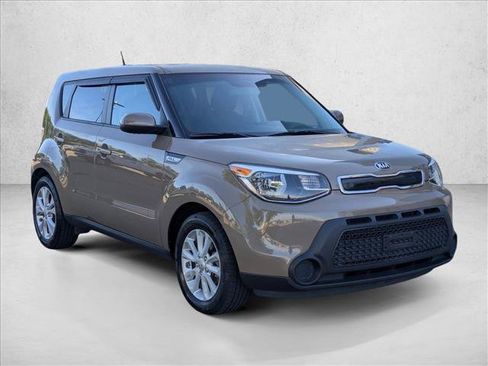 Used 2015 Kia Soul + FWD image 3