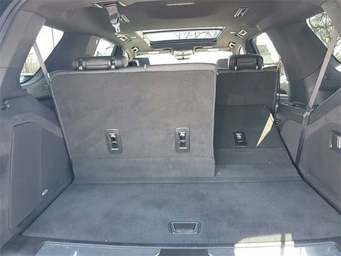 Certified 2024 Cadillac Escalade Premium Luxury image 9