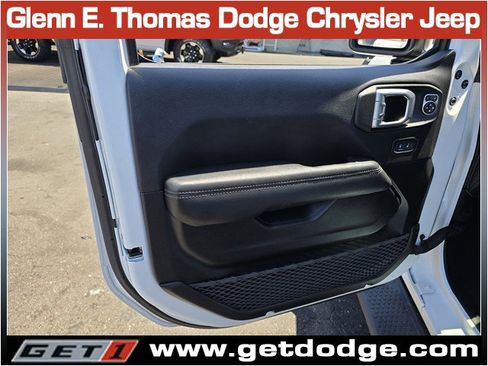 Used 2023 Jeep Wrangler Unlimited Sahara w/ Cold Weather Group AWD/4WD image 26