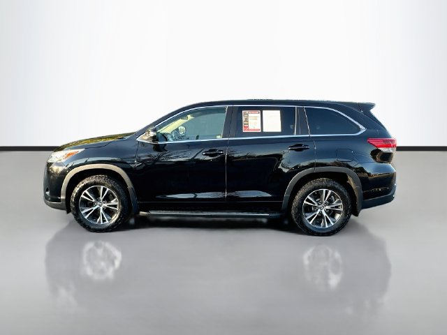 Used 2018 Toyota Highlander LE AWD/4WD image 8