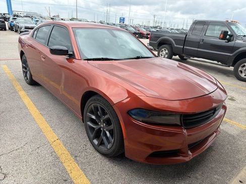 Used 2022 Dodge Charger SXT w/ Blacktop Package image 3