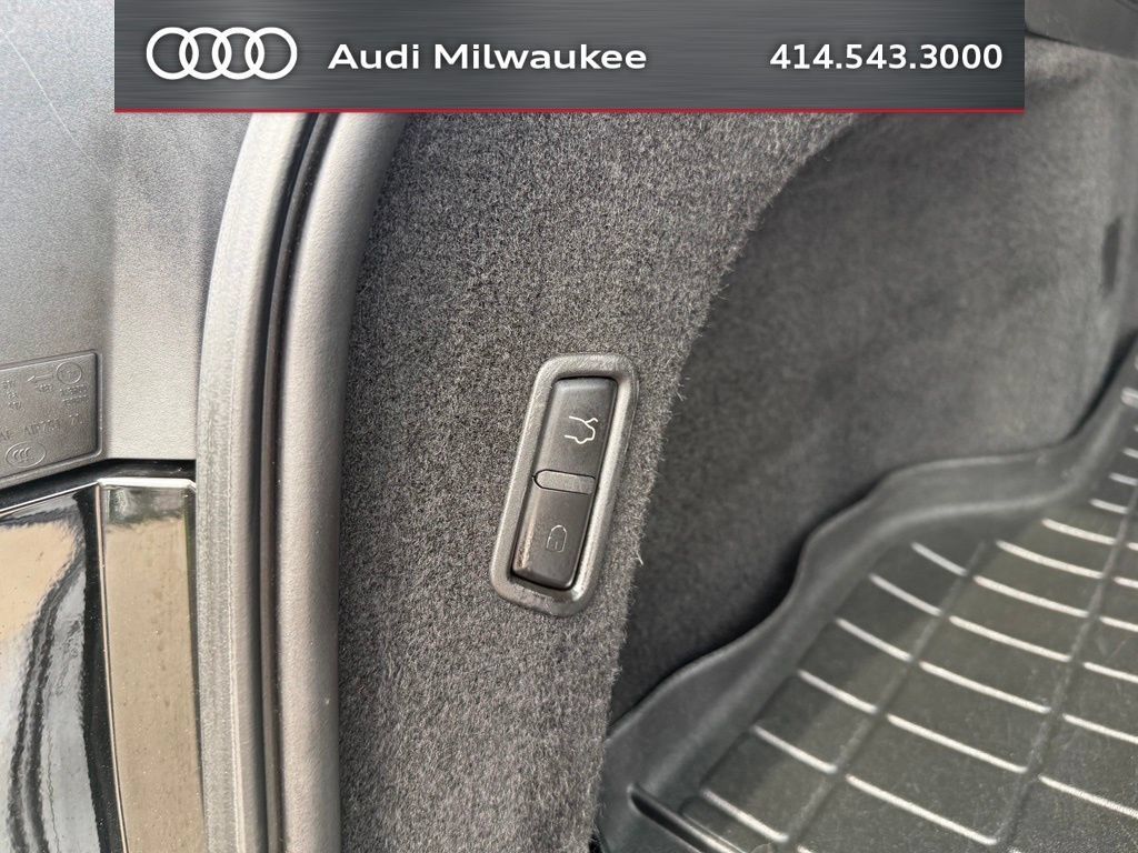 Used 2021 Maserati Levante AWD/4WD image 36