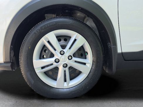 Certified 2025 Nissan Kicks Play S FWD image 38