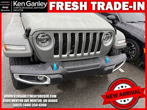 Used 2022 Jeep Wrangler Unlimited Sahara w/ Cold Weather Group image 14