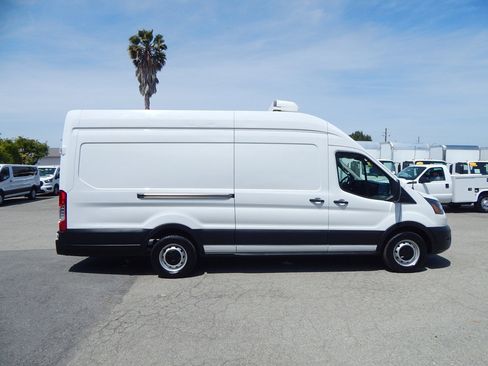Used 2023 Ford Transit 250 148 High Roof Extended w/ Load Area Protection Package RWD image 9