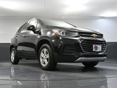 Used 2020 Chevrolet Trax LT w/ LT Convenience Package AWD/4WD image 47