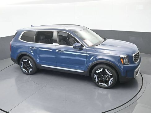Used 2024 Kia Telluride S FWD image 59
