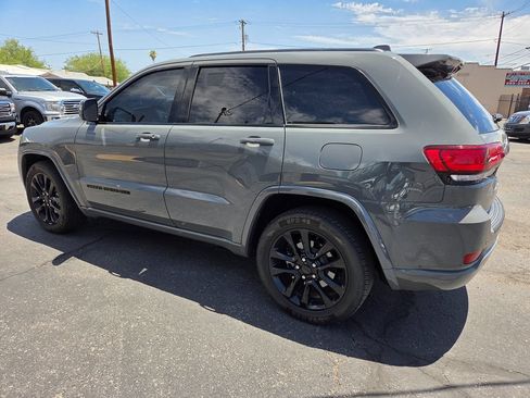 Used 2020 Jeep Grand Cherokee Altitude RWD image 7