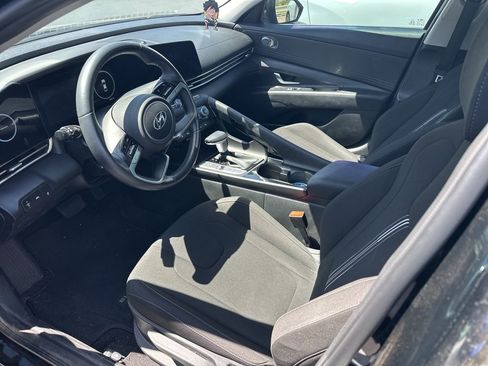 Used 2023 Hyundai Elantra SEL w/ Convenience Package FWD image 5