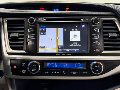 Used 2018 Toyota Highlander XLE image 21